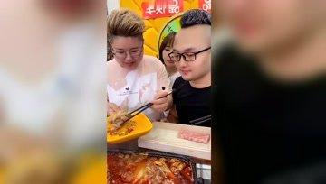 娱乐吃瓜酱算卦